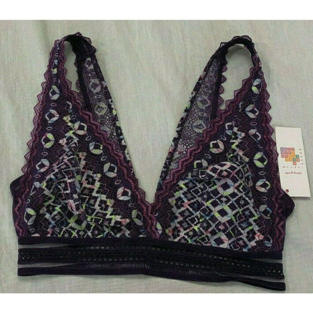 NWT XHILARATION PLUNGE BRALETTE WOMENS WIRE FREE BRA SIZE S